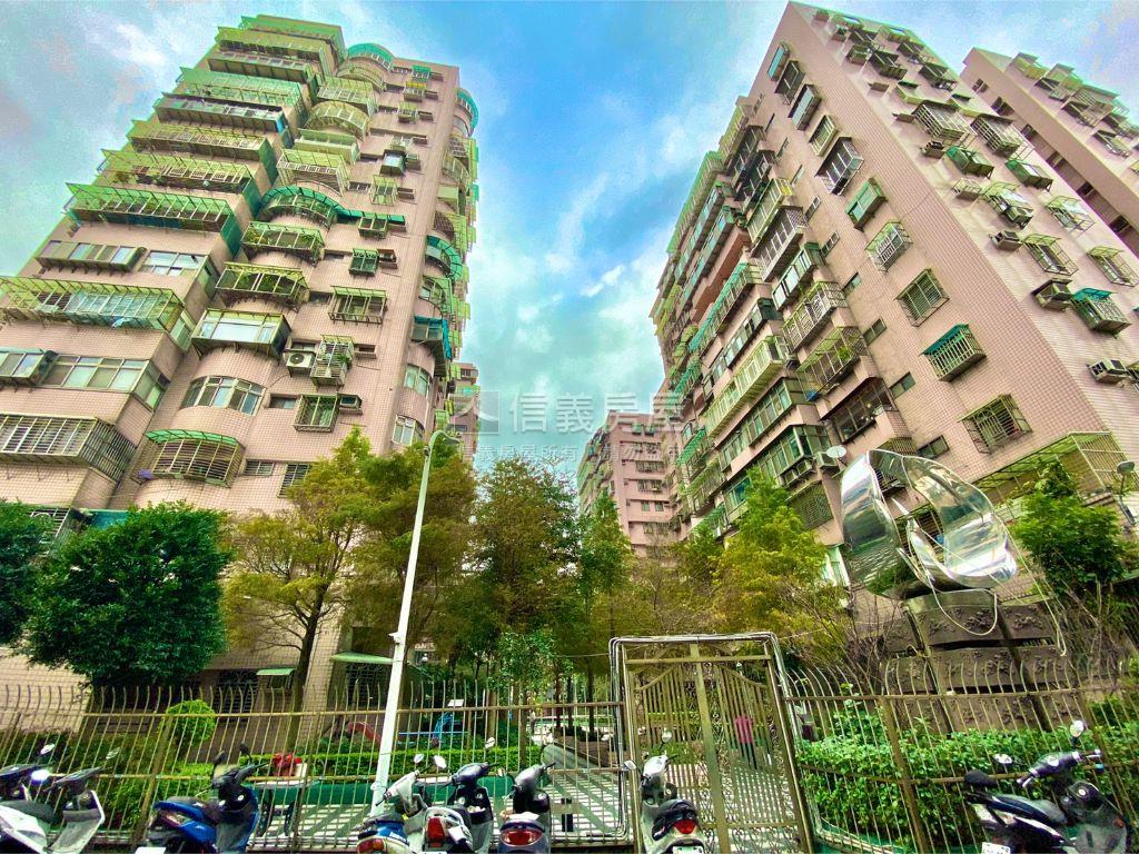 福禧大套房。有陽台房屋室內格局與周邊環境