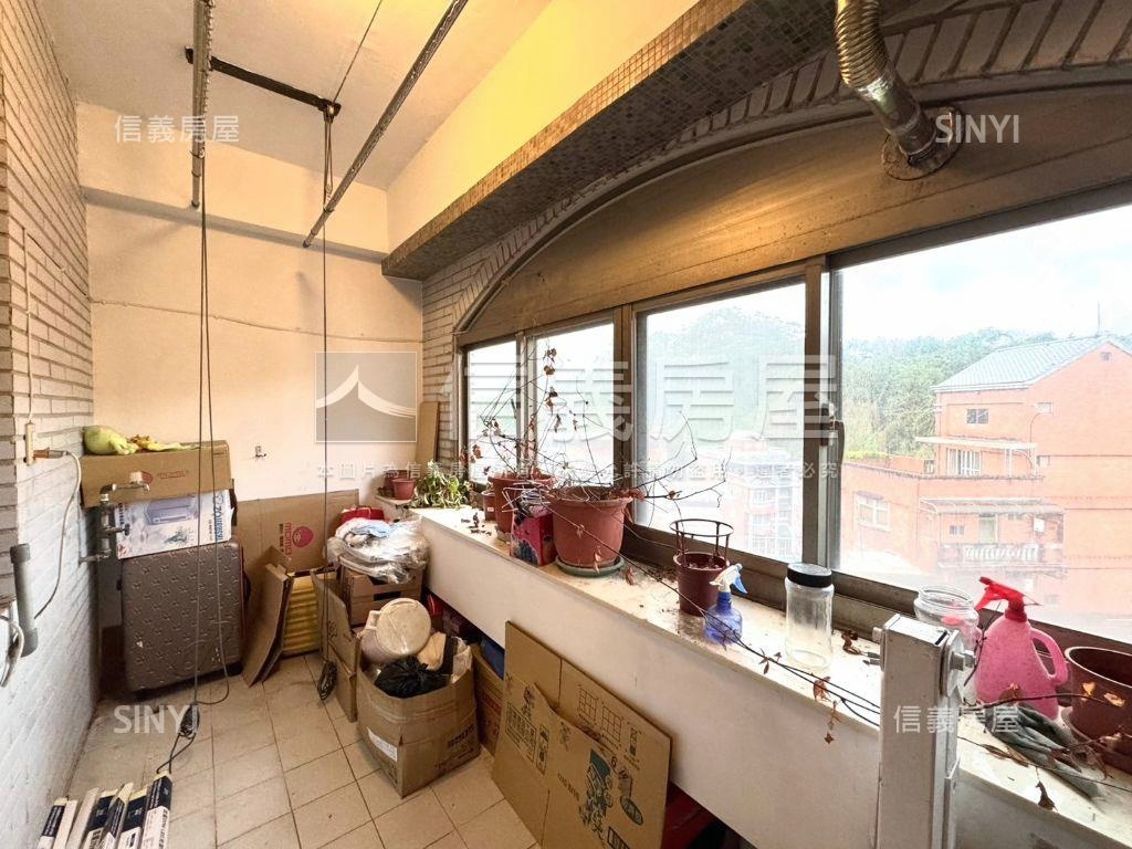美景高樓電梯三房房屋室內格局與周邊環境