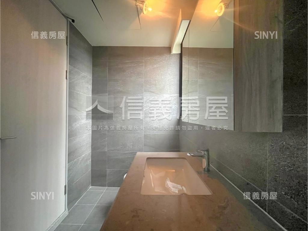 森ＰＡＲＫ面公園四房平車房屋室內格局與周邊環境