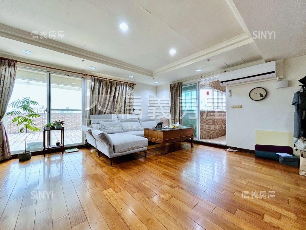 高樓露臺。三房平車近捷運房屋室內格局與周邊環境