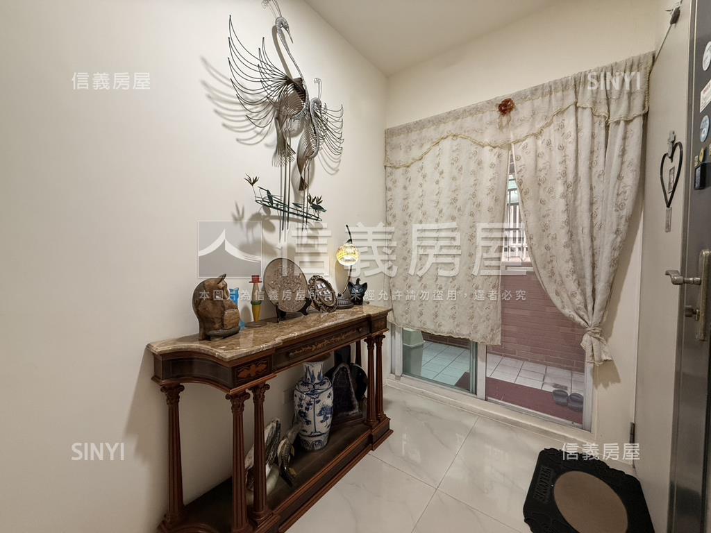 歐風稀有樓中樓房屋室內格局與周邊環境