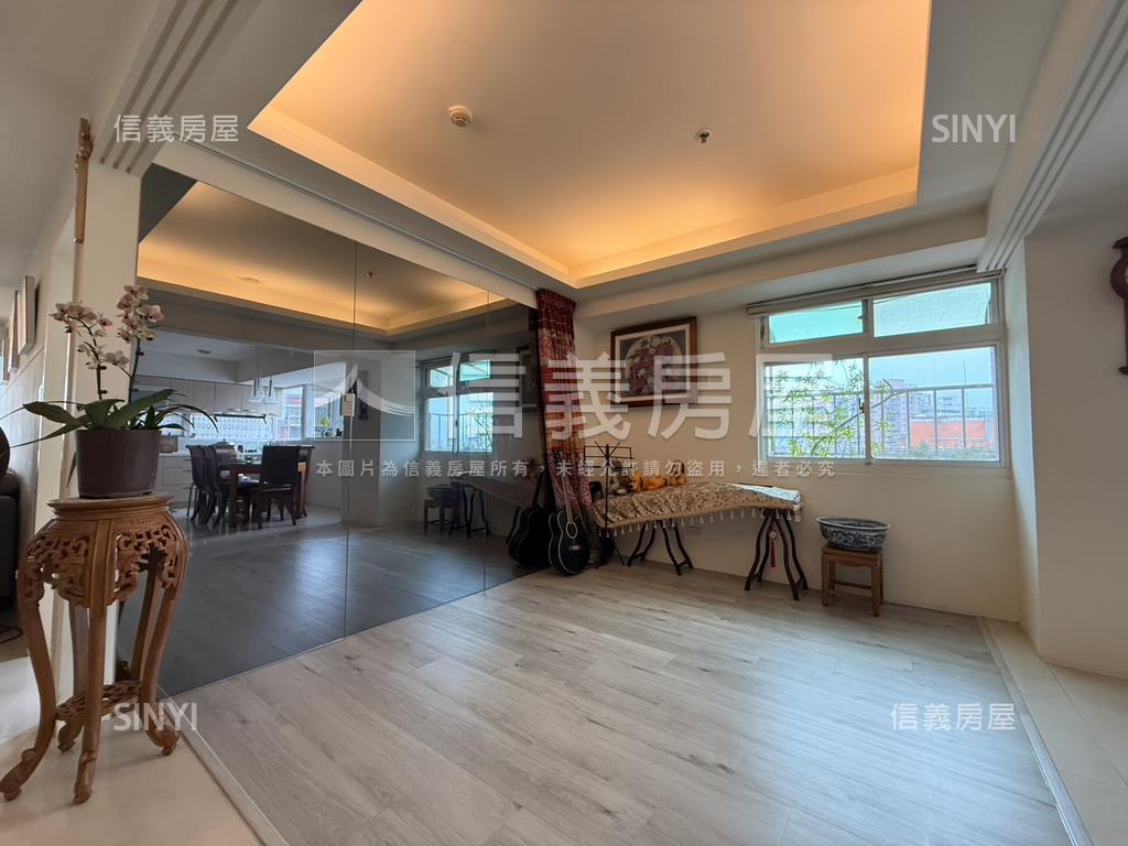 歐風稀有樓中樓房屋室內格局與周邊環境