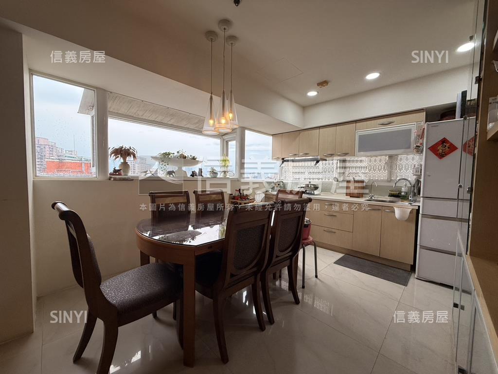 歐風稀有樓中樓房屋室內格局與周邊環境