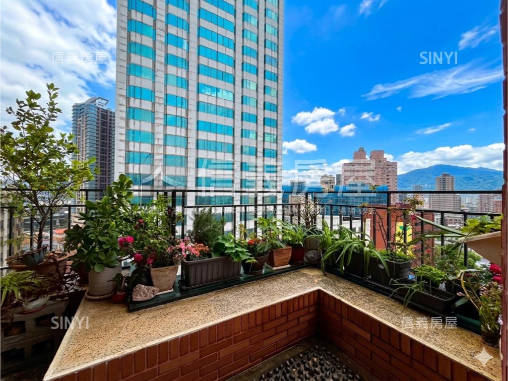 歐風稀有樓中樓房屋室內格局與周邊環境