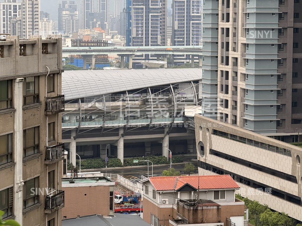 歐風稀有樓中樓房屋室內格局與周邊環境