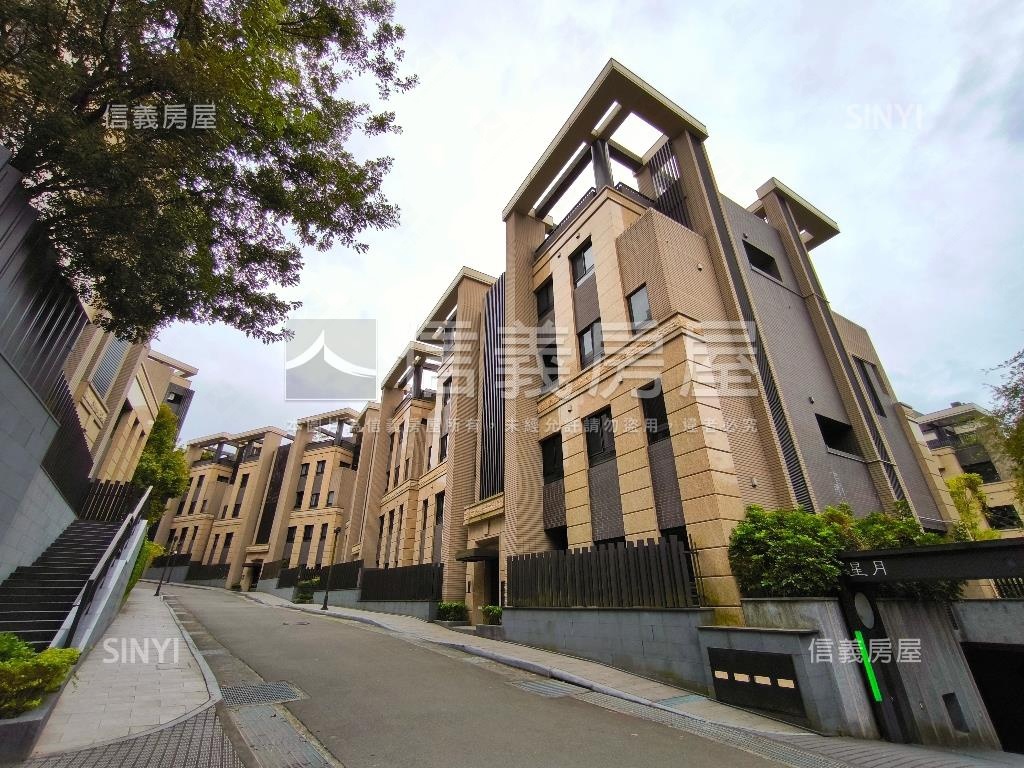 微山丘大庭院戶房屋室內格局與周邊環境