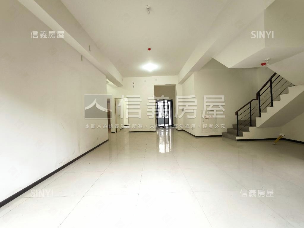 微山丘大庭院戶房屋室內格局與周邊環境