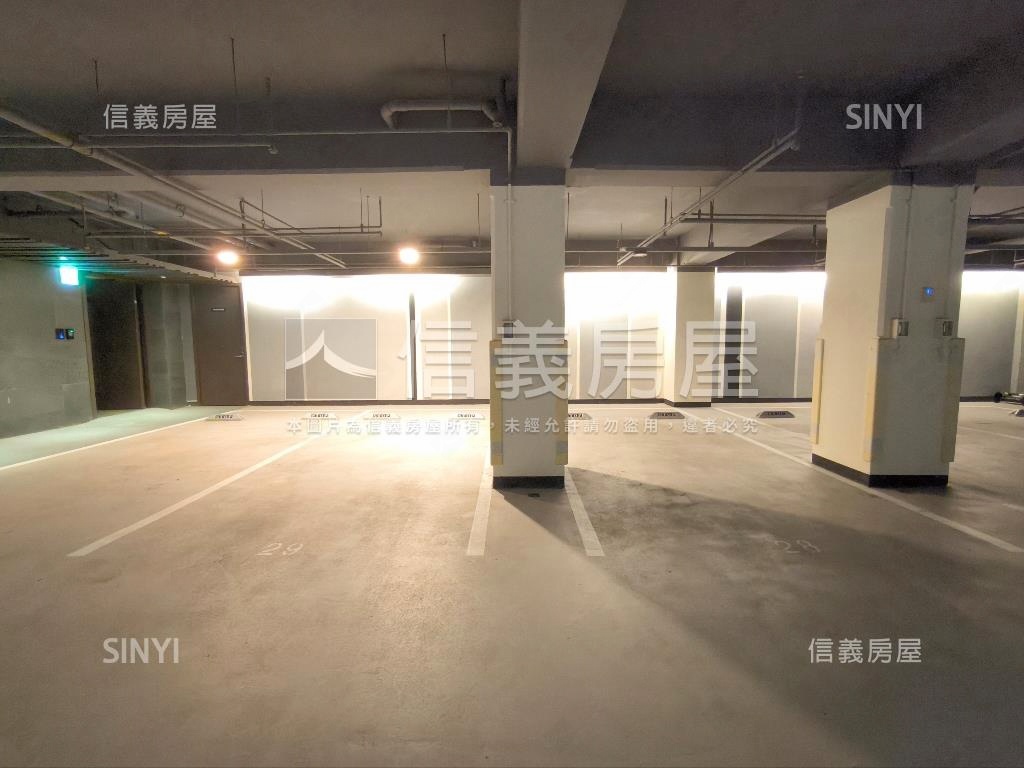 微山丘大庭院戶房屋室內格局與周邊環境