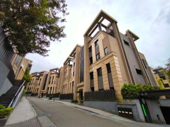 微山丘大庭院戶