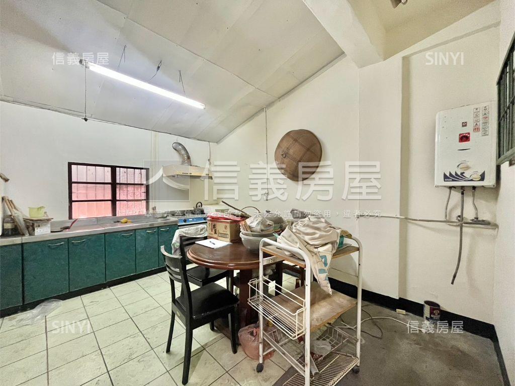 潭子！地坪約４０坪大透天房屋室內格局與周邊環境