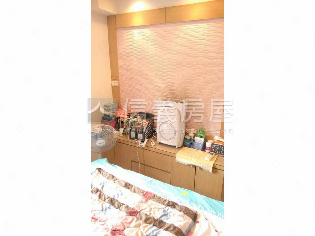 幸福府邸楠梓１７年兩房房屋室內格局與周邊環境