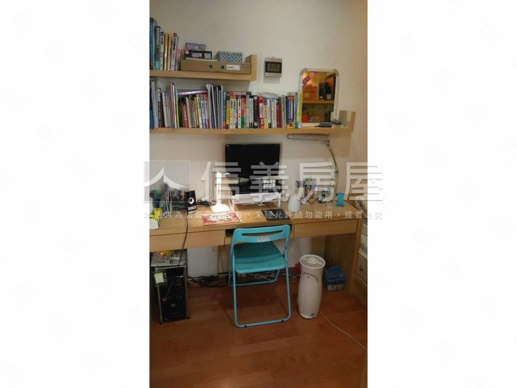 幸福府邸楠梓１７年兩房房屋室內格局與周邊環境