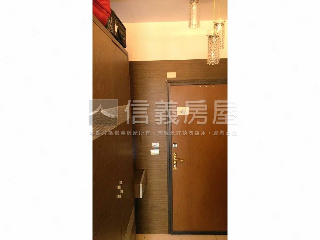 幸福府邸楠梓１７年兩房房屋室內格局與周邊環境