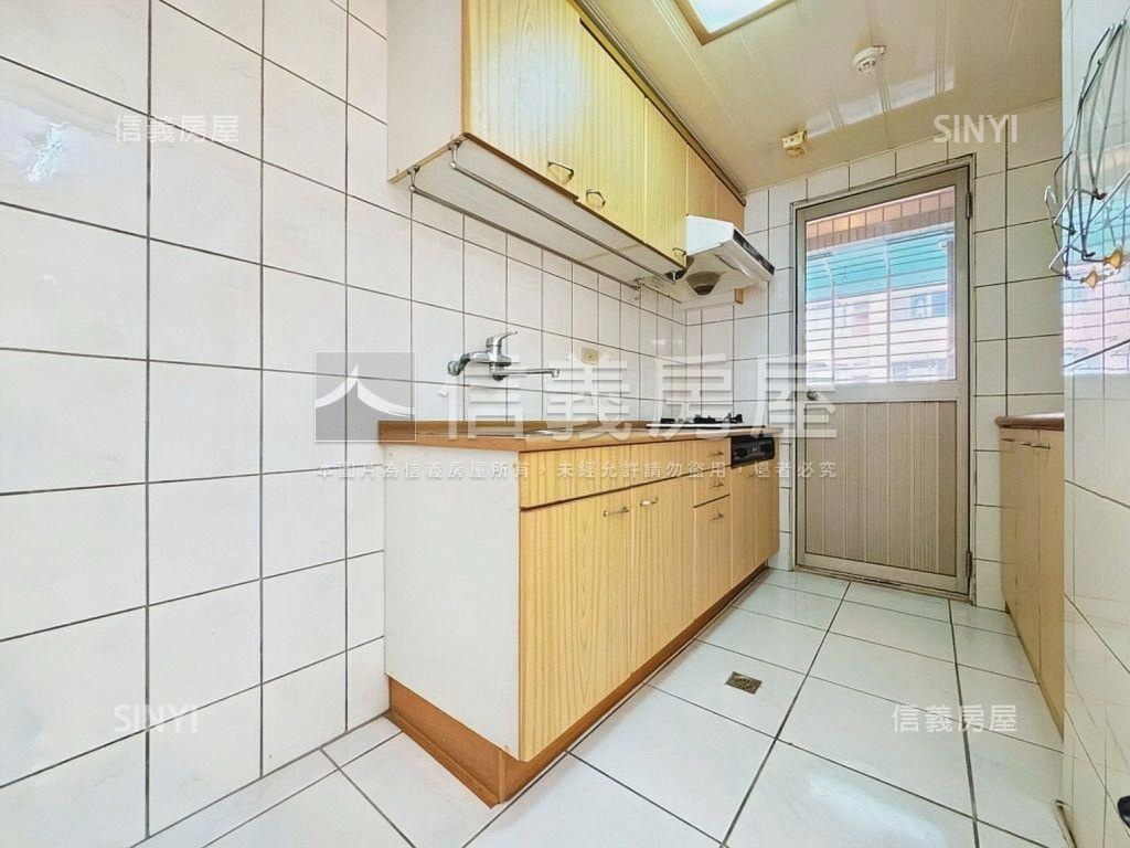 建成好日子幸福三房車位房屋室內格局與周邊環境