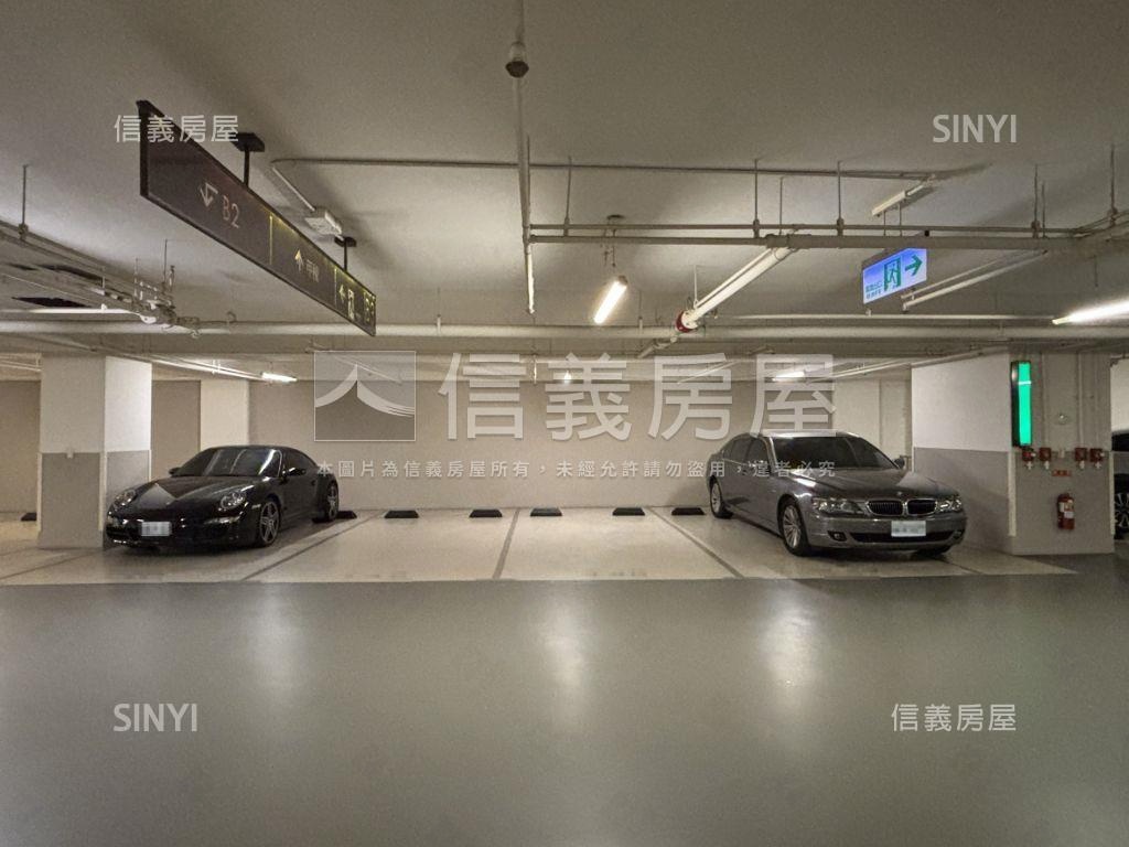 森林觀道電梯店面４平車位房屋室內格局與周邊環境
