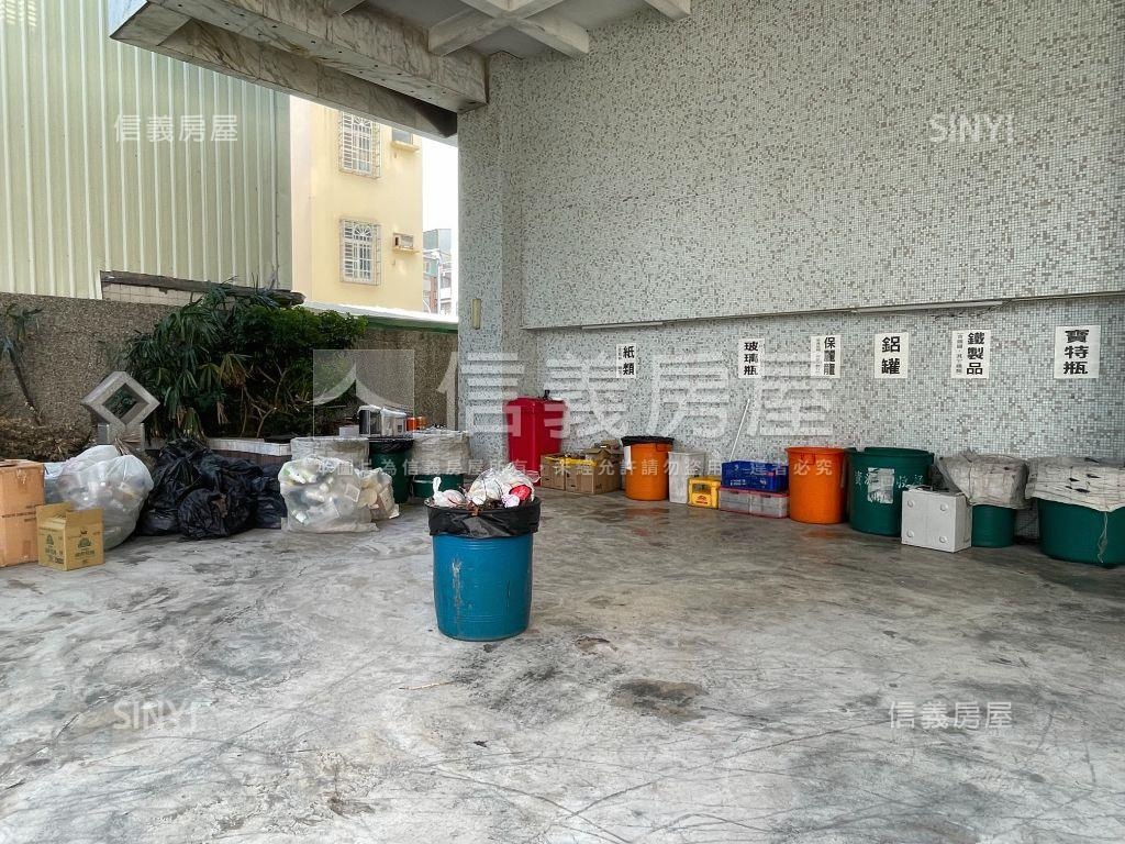 鹽埕海景樓中樓雙車位豪邸房屋室內格局與周邊環境