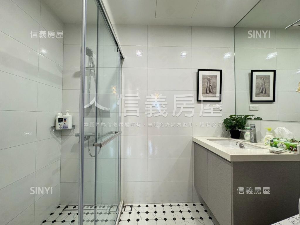 都峰遠眺景觀現代精美質感房屋室內格局與周邊環境