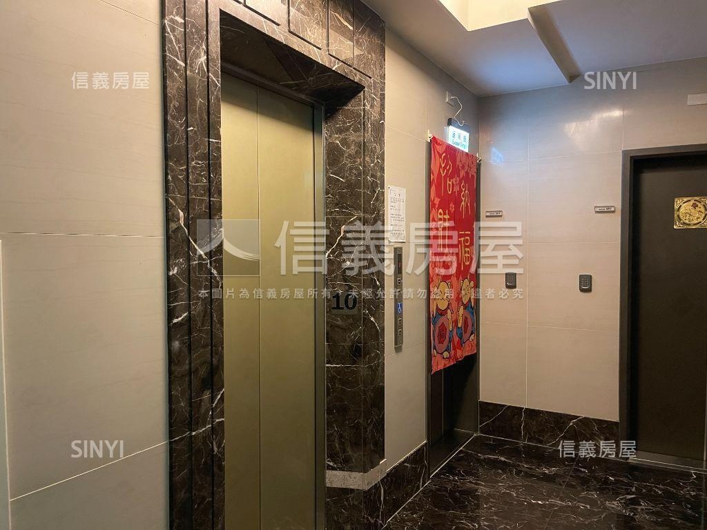 全新裝潢兩房露臺＋車位房屋室內格局與周邊環境
