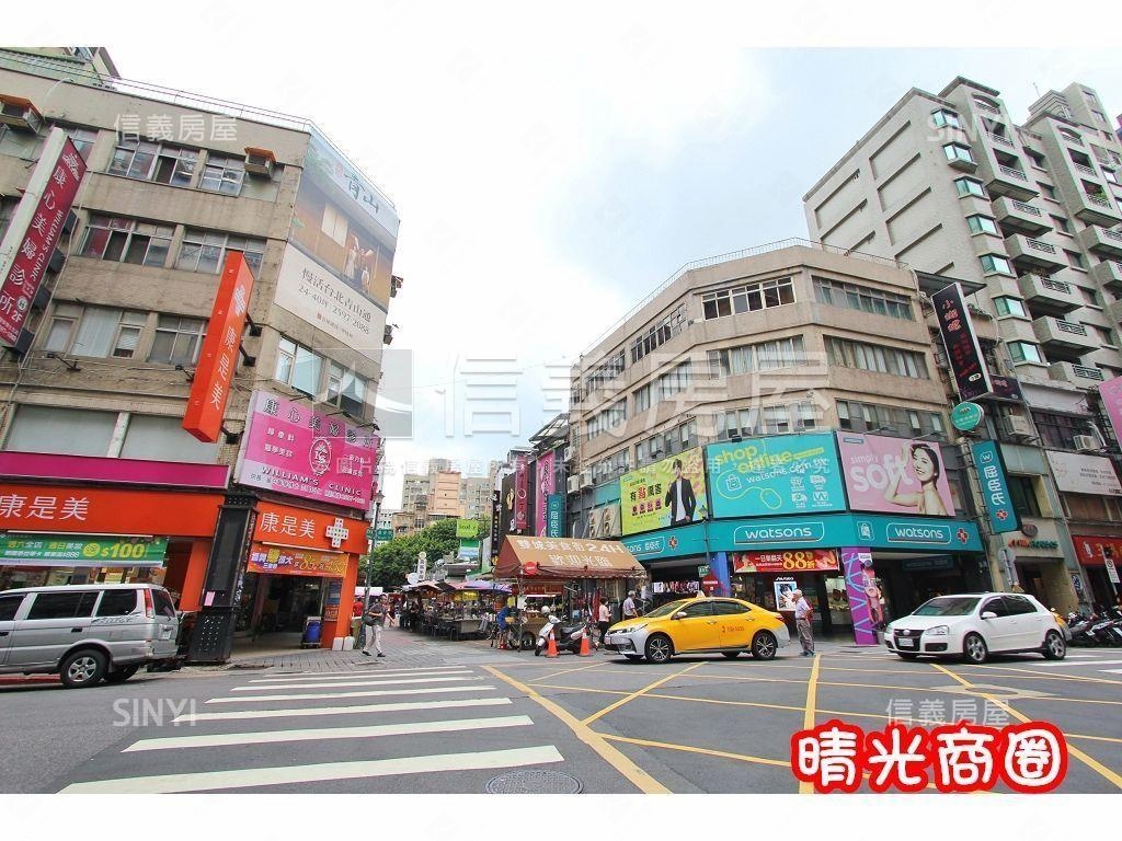 全新裝潢兩房露臺＋車位房屋室內格局與周邊環境
