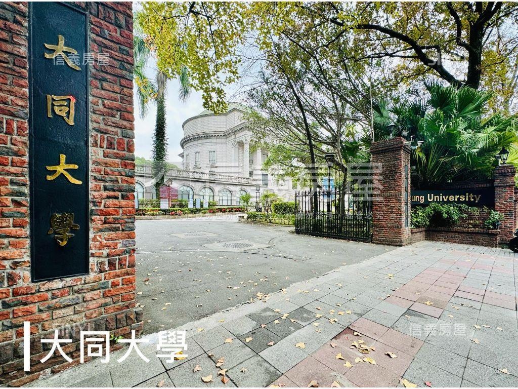 全新裝潢兩房露臺＋車位房屋室內格局與周邊環境