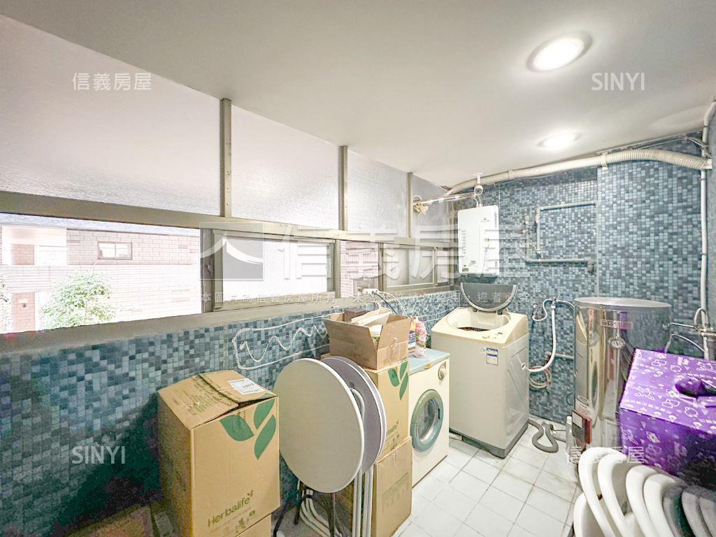 巨蛋瑞豐夜市旁面寬金店房屋室內格局與周邊環境
