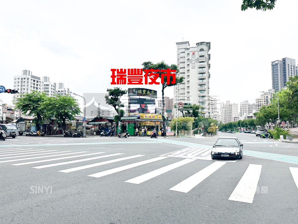 巨蛋瑞豐夜市旁面寬金店房屋室內格局與周邊環境