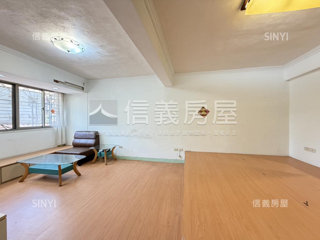 延三夜市捷運便宜公寓二樓房屋室內格局與周邊環境