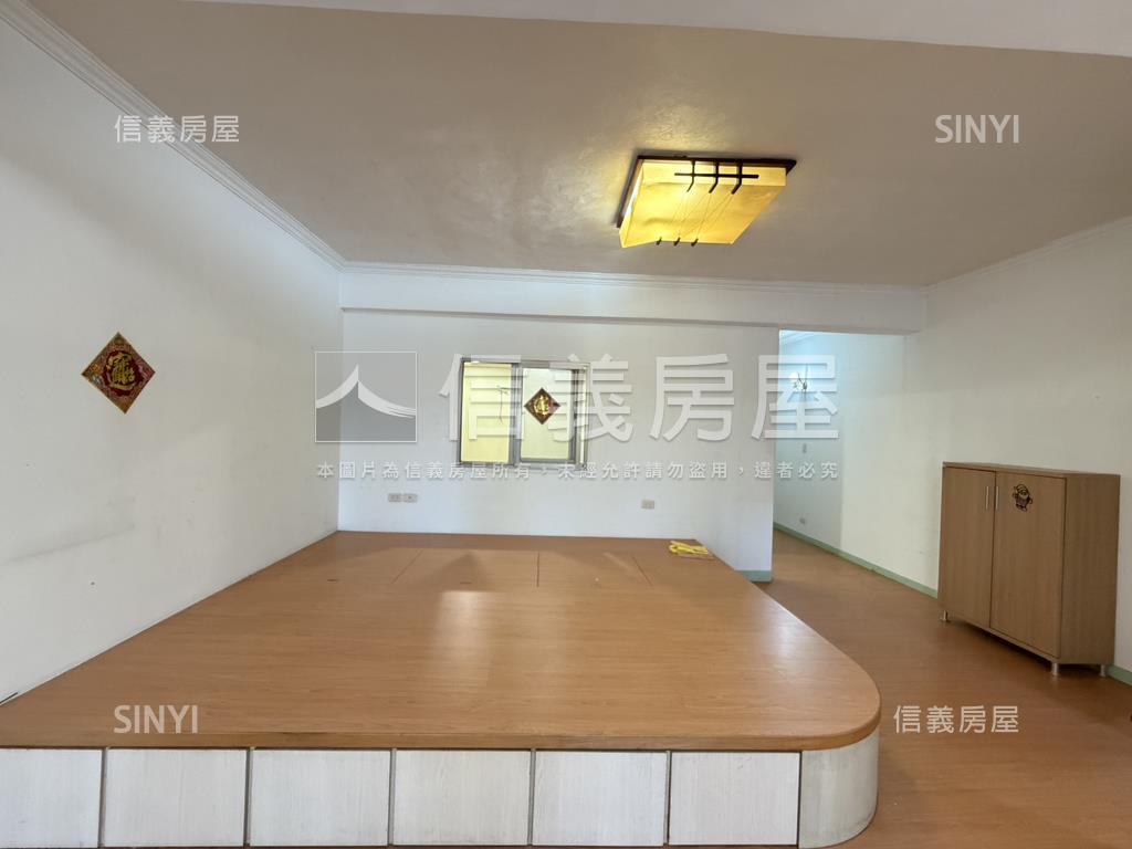 延三夜市捷運便宜公寓二樓房屋室內格局與周邊環境