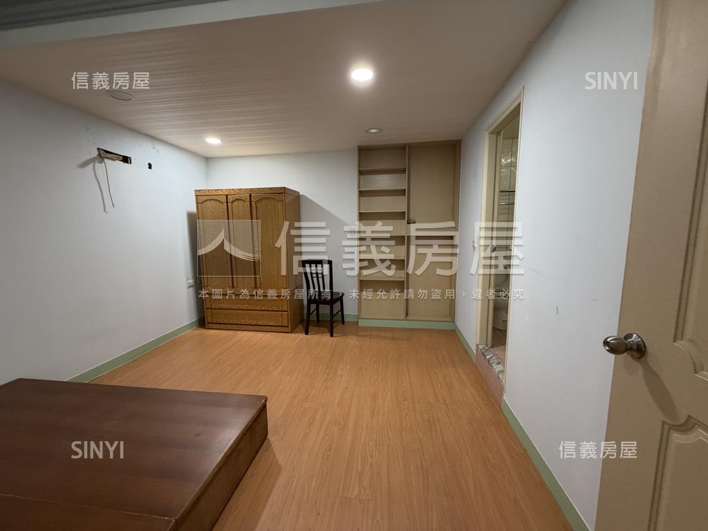 延三夜市捷運便宜公寓二樓房屋室內格局與周邊環境
