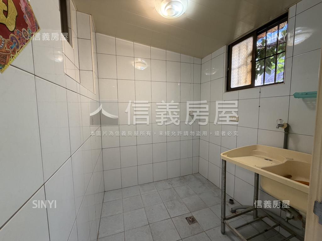 延三夜市捷運便宜公寓二樓房屋室內格局與周邊環境
