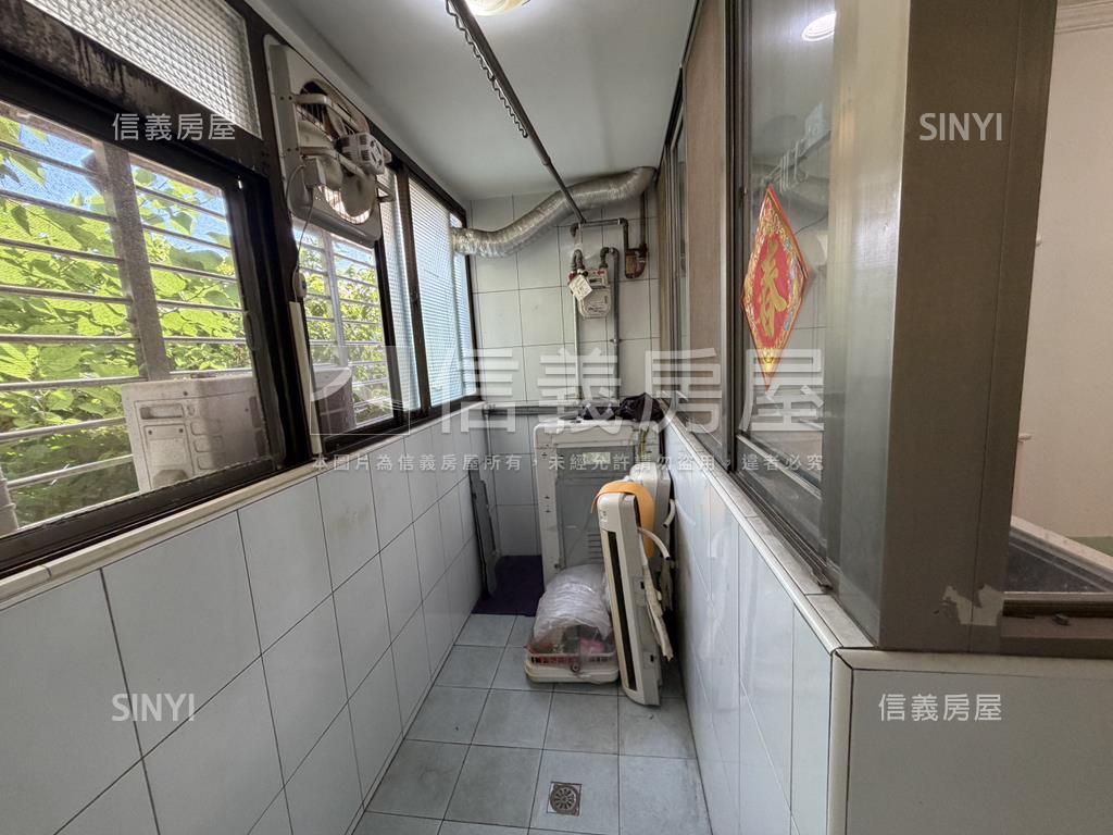 延三夜市捷運便宜公寓二樓房屋室內格局與周邊環境