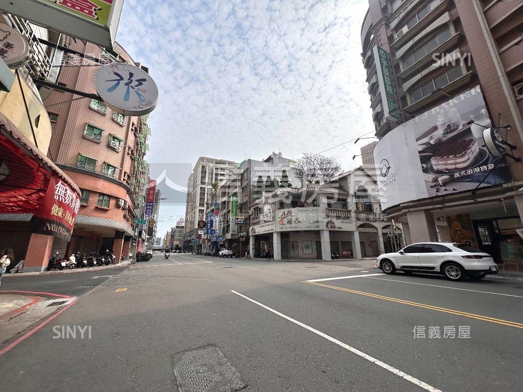 【精選】Ｒ１３捷運大三房房屋室內格局與周邊環境