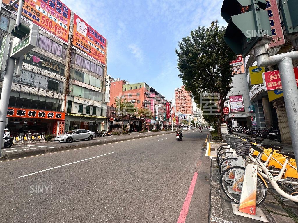 【精選】Ｒ１３捷運大三房房屋室內格局與周邊環境