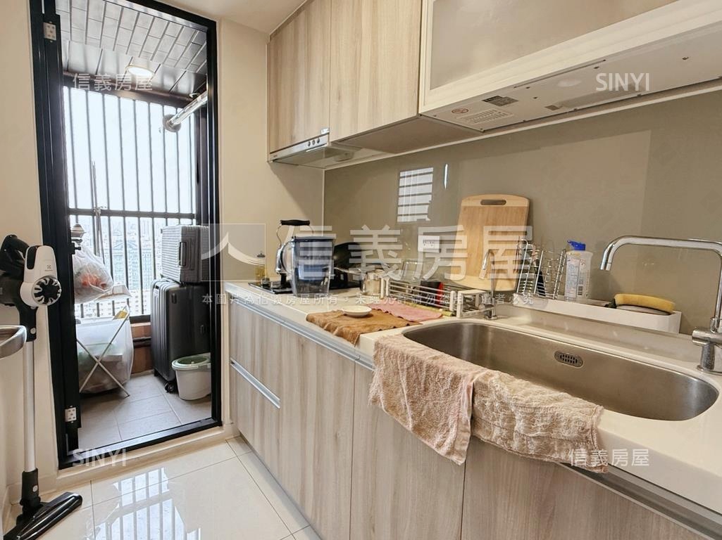 時尚帝寶景觀高樓美屋房屋室內格局與周邊環境