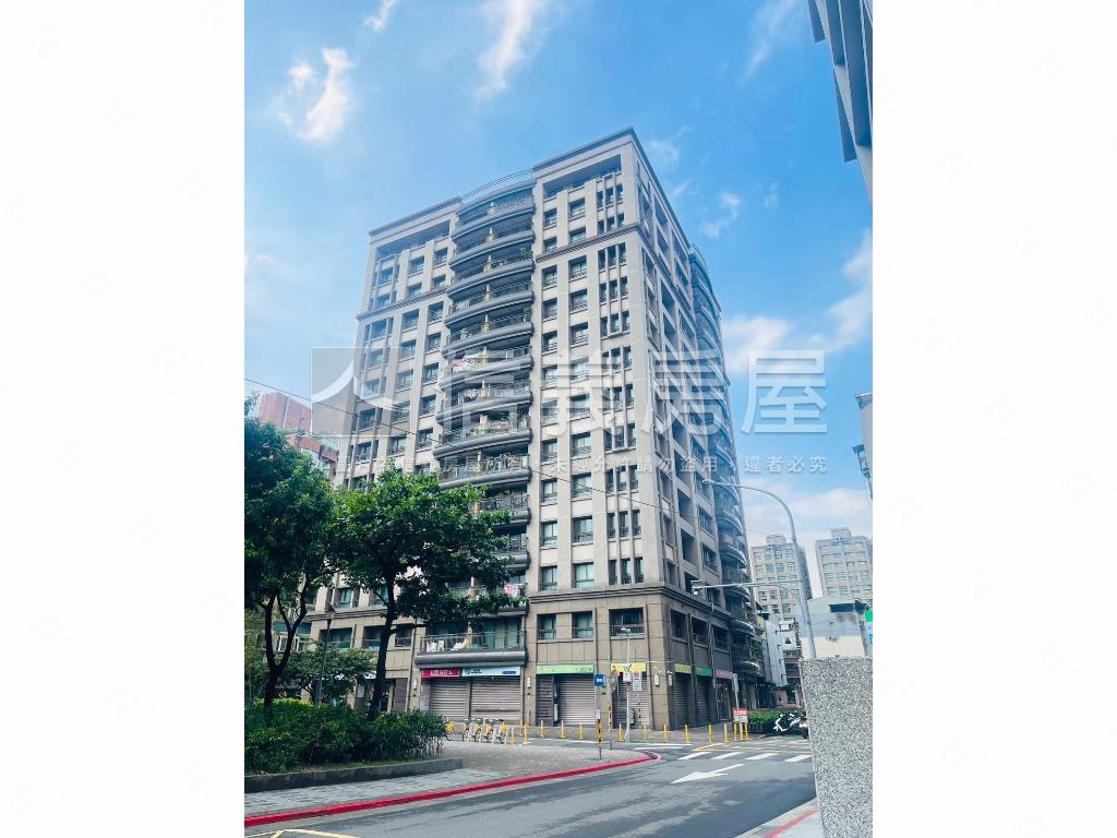 萬事吉祥！吉祥居三房車位房屋室內格局與周邊環境