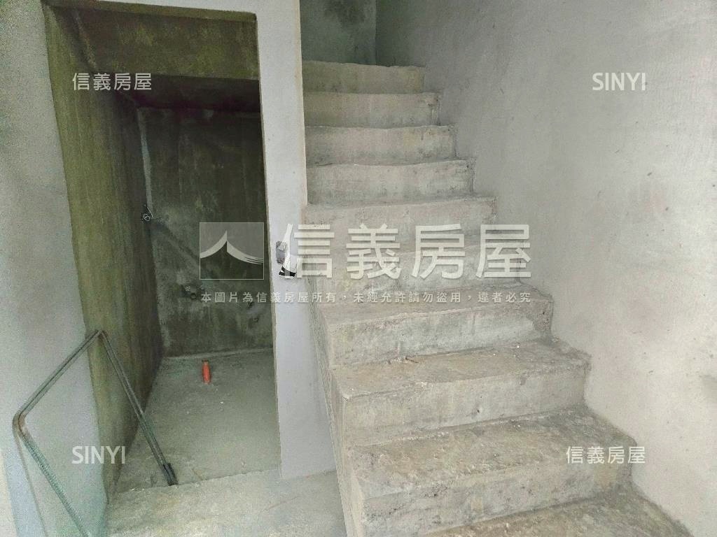 築邑御璽電梯別墅房屋室內格局與周邊環境