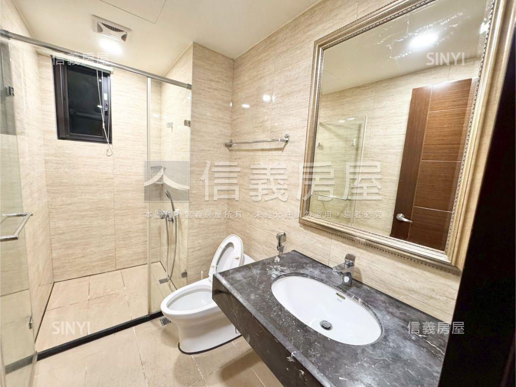 權峰尊爵視野三房平面車位房屋室內格局與周邊環境