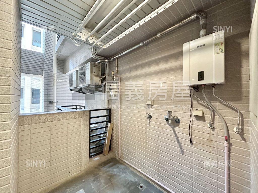 權峰尊爵視野三房平面車位房屋室內格局與周邊環境