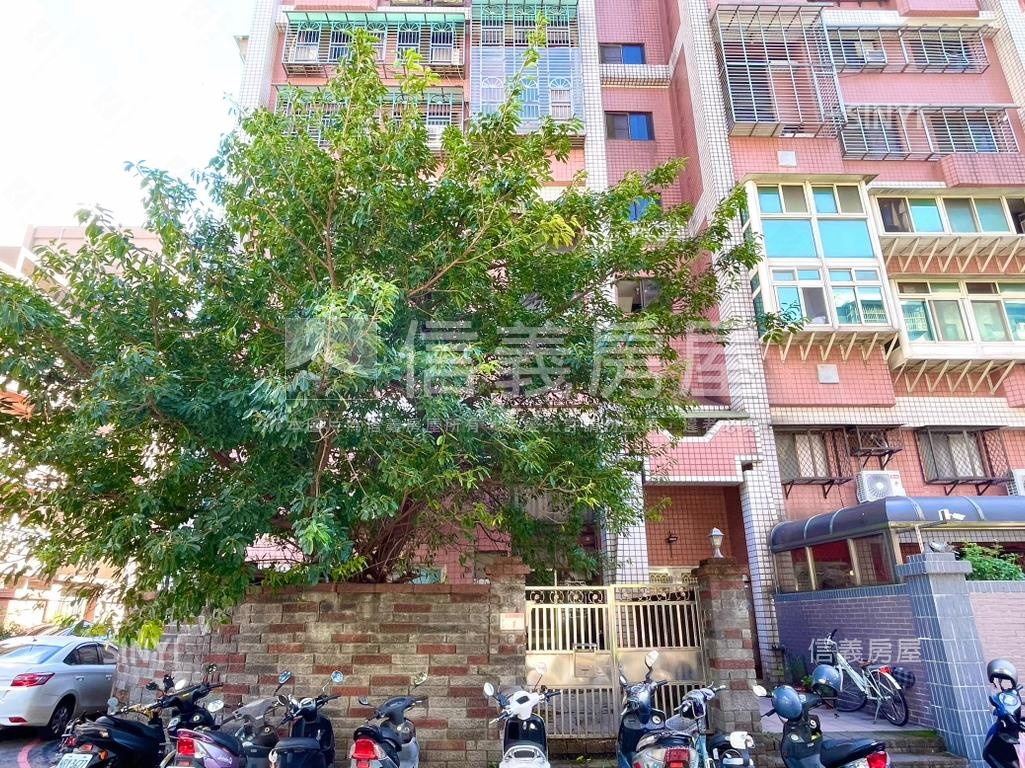 庭院一樓附車位房屋室內格局與周邊環境