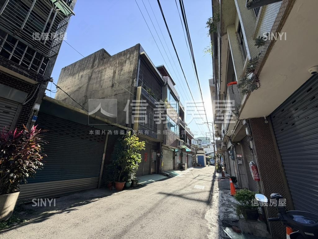 近市場中華路五米面寬透天房屋室內格局與周邊環境