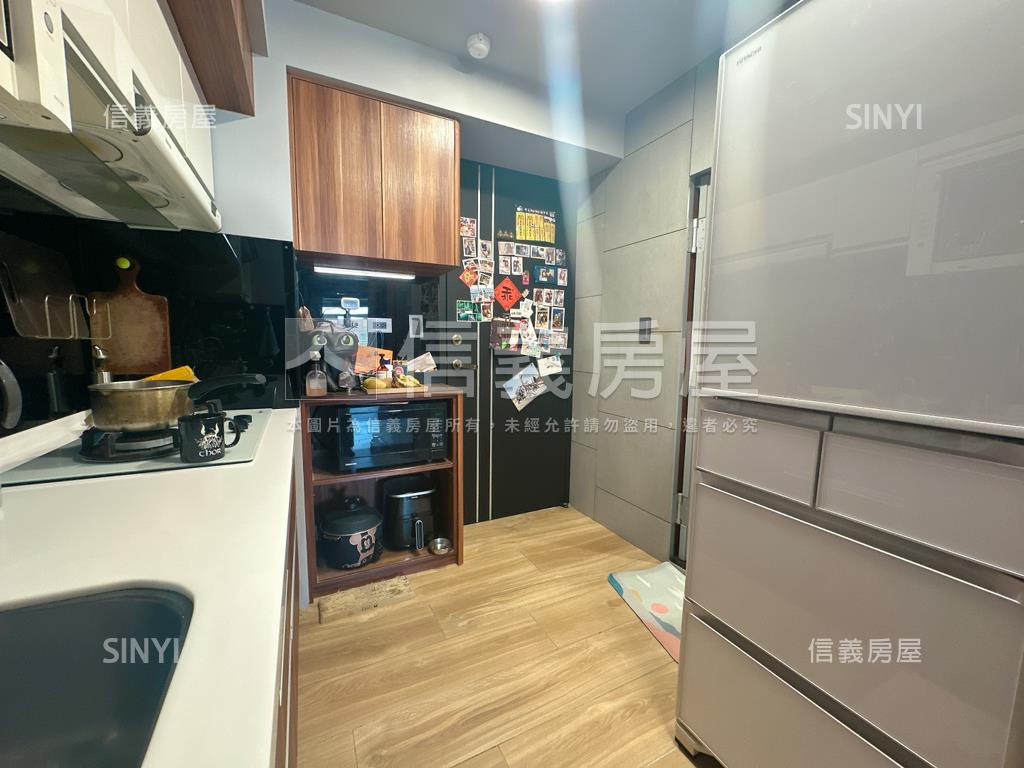簡約品味邊間面校園２房房屋室內格局與周邊環境