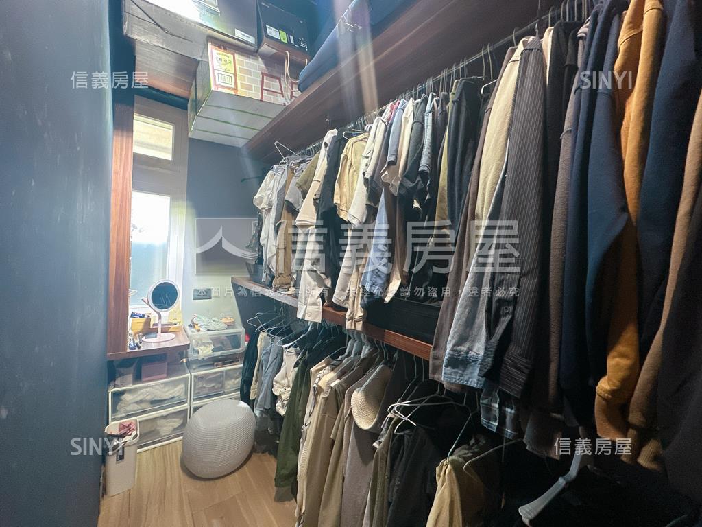 簡約品味邊間面校園２房房屋室內格局與周邊環境