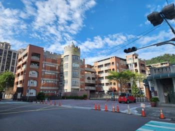 三峽中園學區．低總價兩房