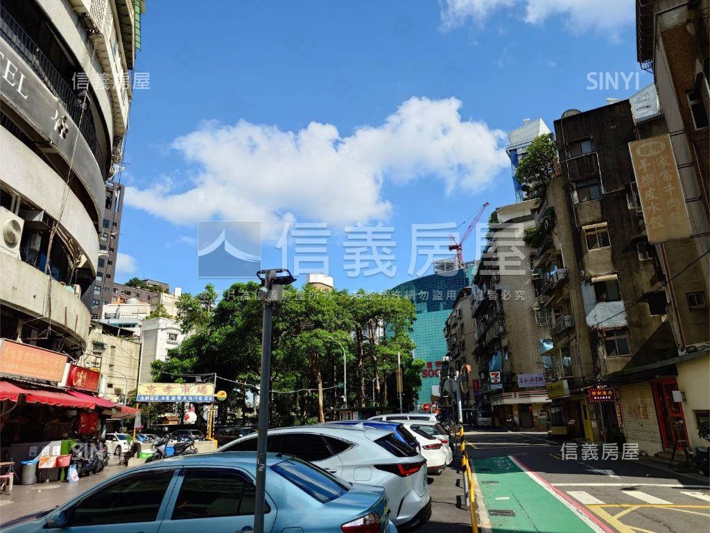 東區稀有釋出金店面★房屋室內格局與周邊環境