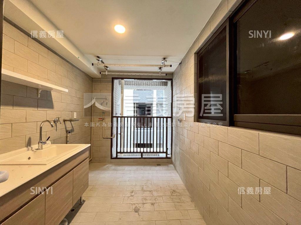 聯悅臻朝南美三房房屋室內格局與周邊環境