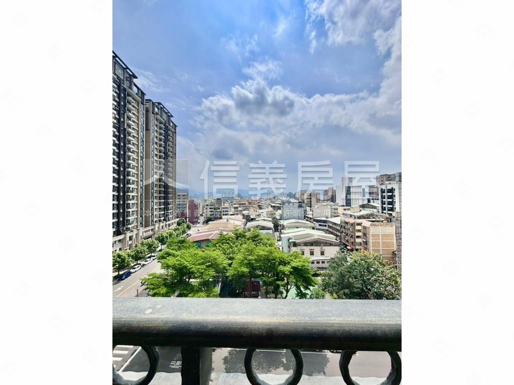 看山景北區雲品三房平車位房屋室內格局與周邊環境