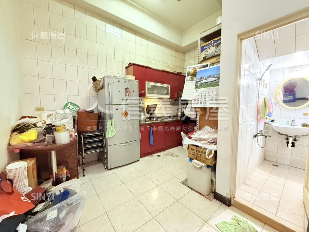 五甲熱線４房平車房屋室內格局與周邊環境