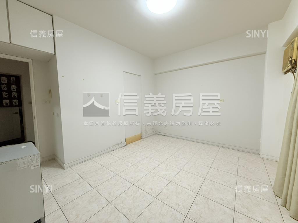 五甲熱線４房平車房屋室內格局與周邊環境