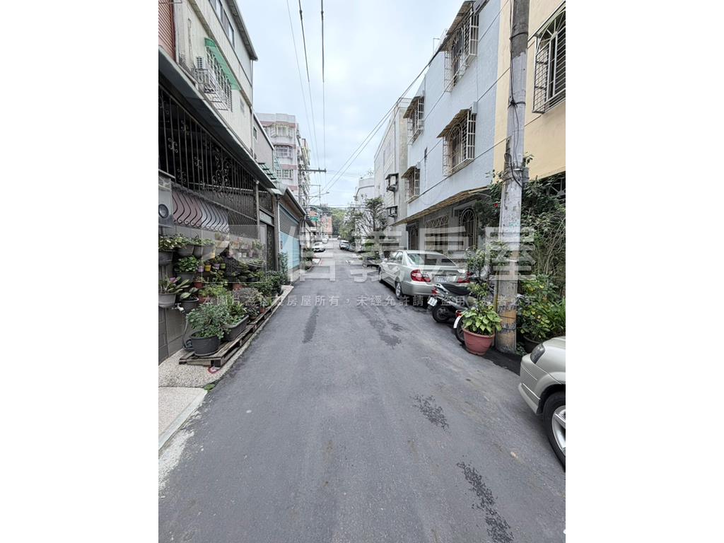 電梯透天房屋室內格局與周邊環境