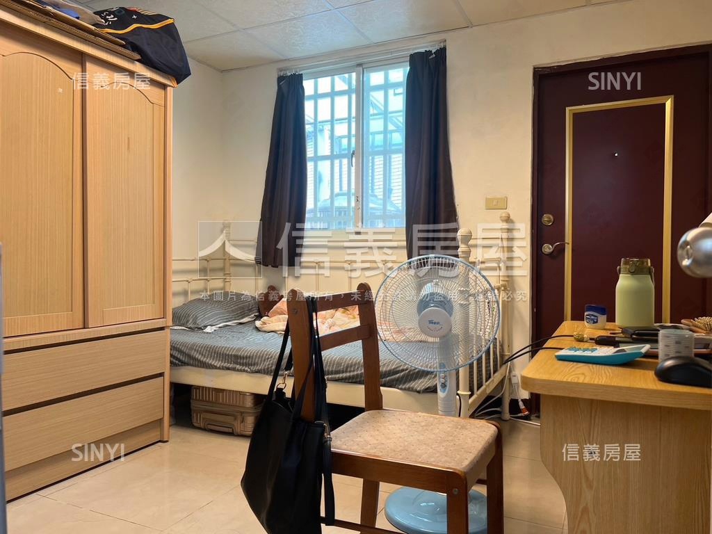 中山。商四。大土持。透天房屋室內格局與周邊環境